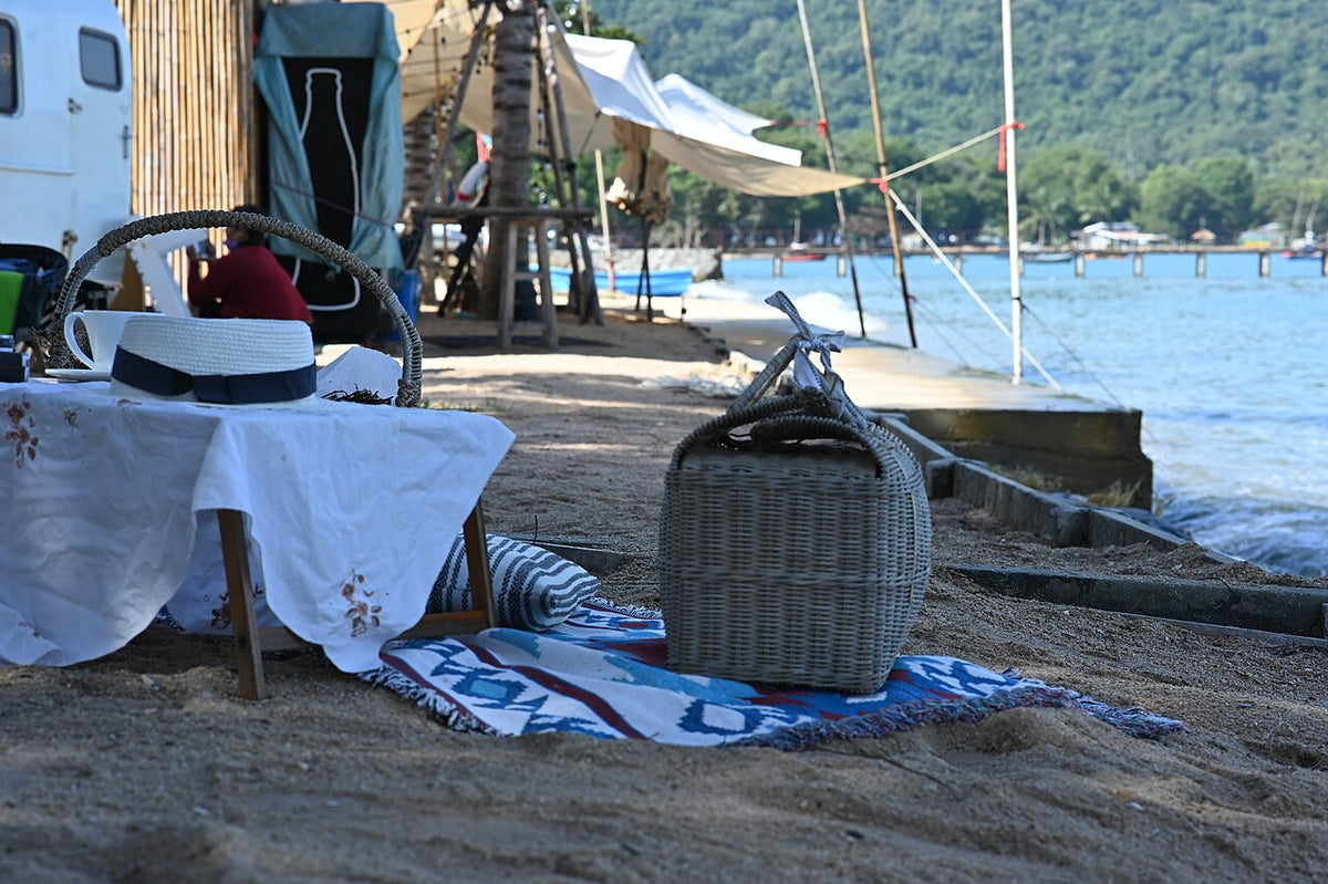 Waterproof Picnic Blanket, Extra Large 79 x 79 in